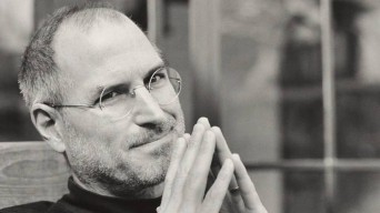 Mengenang “Bapak Dunia Digital” Steve Jobs yang Pernah Alami Drop Out Sekolah