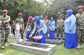 Upacara Ziarah dan Tabur Bunga Jelang HUT ke-79 Korps Marinir
