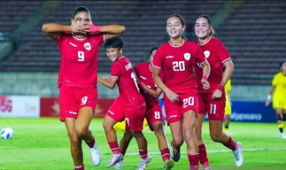 Timnas Putri Libas Kamboja 3-1, Perdana Bawa Pulang Trofi Piala AFF 2024