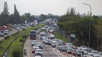 Arus Mudik di Tol Cipali Mulai Padat, Rekayasa Contra Flow Diberlakukan