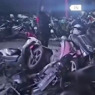 Diduga Mabuk, Pengendara Mobil Listrik Tabrak 23 Motor di Sunter