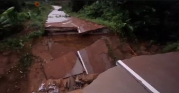 Jalan Poros di Berau Mendadak Amblas Sedalam 10 Meter, Warga di Lima Kecamatan Terisolasi
