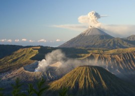 Ditutup Lima Bulan, Gunung Semeru Sudah Kembali Dibuka untuk Pendakian