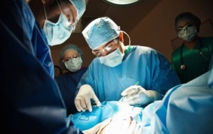 Tuai Pro Kontra, Menkes Tetap Godok Regulasi Dokter Umum Boleh Operasi Caesar