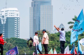 Ketua DPR Janji Lindungi Hak Buruh