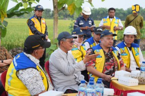 Menteri PU Tinjau Daerah Irigasi Pondok di Ngawi