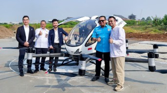 Taksi Udara EHang 216-S Sukses Uji Terbang Bawa Penumpang