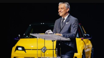 Ditinggalkan Luca de Meo Demi Gucci dan Balenciaga, Renault Cari CEO Baru