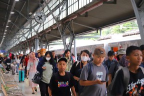 Hari Pertama Arus Balik, 96 Persen Tiket Kereta Api Telah Terjual