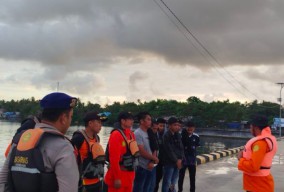 Tim SAR Berhasil Evakuasi Enam Korban Kecelakaan Kapal di Perairan Wakatobi