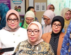 Menteri PPPA Arifah Kunjungi Korban Kekerasan Seksual Anak di Bekasi