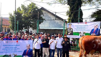 KSPSI dan Kapolri Potong Hewan Kurban di 12 Lokasi di Indonesia