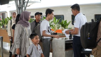Selama Libur Idul Adha, KAI Daop I Jakarta Layani 378 Ribu Pelanggan Kereta Api Jarak Jauh
