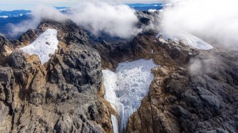 99 Persen Gletser di Puncak Carstensz Mencair, RI Dorong Pelestarian Global
