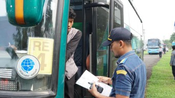 13 Kendaraan Pariwisata Menuju Puncak Bogor Dinyatakan Tidak Laik Jalan