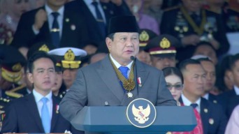 Tiga Anggota Polri Dapat Tanda Kehormatan Bintang Bhayangkara Nararya