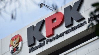 Rumah Kadinas PU Sumut Digeledah, KPK Sita Rp2,8 Miliar dan Senjata Api