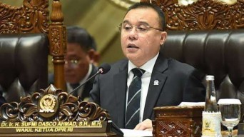 DPR Bentuk Tim Supervisi, Dampingi Kemenbud Tulis Ulang Sejarah