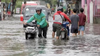 Puluhan Wilayah Jakarta Masih Dikepung Banjir