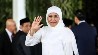 Dimintai Keterangan, Khofifah Penuhi Panggilan KPK