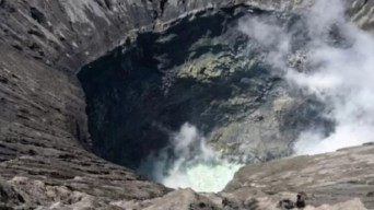 Gunung Dempo Meletus Mendadak, Warga Diminta Waspada