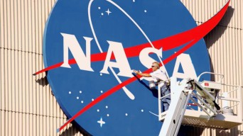 Rencana NASA Bangun Reaktor Nuklir di Bulan, Target Selesai 2030