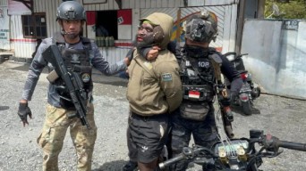 Satgas Operasi Damai Cartenz Tangkap Anggota KKB Penembak Polisi