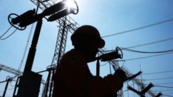Target Pemerintah 2030, Aliri Listrik ke 5.700 Desa dan 4.400 Dusun