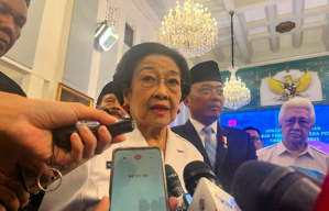 Megawati Pimpin Upacara HUT ke-80 RI di Sekolah Partai PDIP