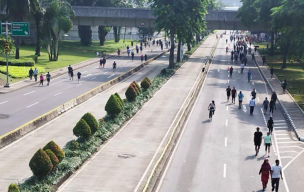 Kondisi Jakarta Mulai Pulih, Warga Padati CFD di Jalan Sudirman
