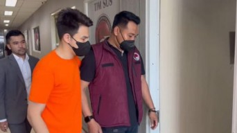 Jalani Sidang Perdana, Pesinetron Jonathan Frizzy Hadir Bersama Tiga Terdakwa Lain