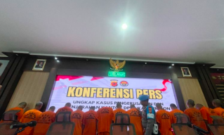 Polisi Amankan 28 Tersangka Kasus Penjarahan Gedung DPRD Cirebon