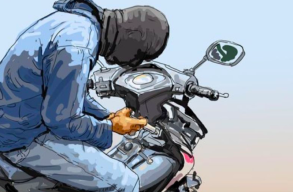 Polisi Buru Pencuri Motor Bersenjata Api di Cengkareng