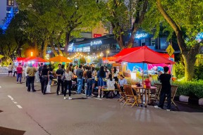 Retro di SCBD Weekland, Nikmati Akhir Pekan Kulineran Bareng