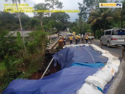 Respons Cepat Longsor Ciamis, Siapkan Jembatan Bailey Sepanjang 24 Meter
