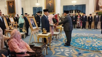 Soeharto Resmi Mendapat Gelar Pahlawan Nasional