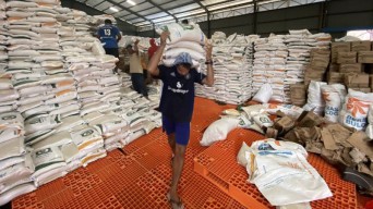 Perum Bulog Siap Salurkan 1,245 Ton Beras untuk Korban Banjir Sumatera