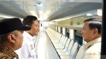 Prabowo Tinjau Gerbong Khusus Petani dan Pedagang