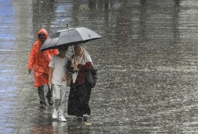 Diprediksi Jakarta Hujan Seharian, Jangan Lupa Bawa Payung!