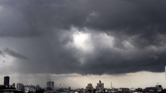 Cuaca Didominasi Hujan Lebat dan Angin Kencang