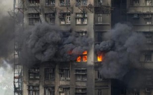 Usai Kebakaran Hebat di Hong Kong, 9 WNI Meninggal Dunia dan 35 Orang Masih Hilang