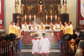 Berlangsung Khidmat, Misa Natal di Gereja Katedral Dipimpin Uskup Agung Jakarta