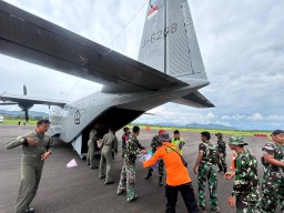 Pakai Cassa NC 212-200 Aviocar, TNI AL Kirim 1,2 Ton Logistik untuk Sibolga