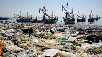 Perkuat Pengelolaan Sampah Laut, Pemerintah Dorong Implementasi Port Waste Management Plan