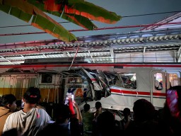 14 Korban Luka Insiden Tabrakan Kereta di Stasiun Bekasi Timur Masih Dirawat