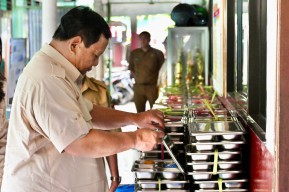 Kepala BGN Dicopot, Wakil BGN Naik Jabatan