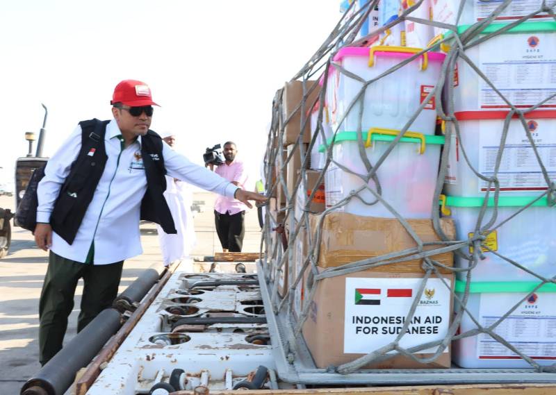 Bantuan kemanusiaan dari masyarakat Indonesia untuk masyarakat Sudan yang disalurkan BAZNAS, akhirnya tiba di Bandara Port, Sudan. (Foto: Istimewa)