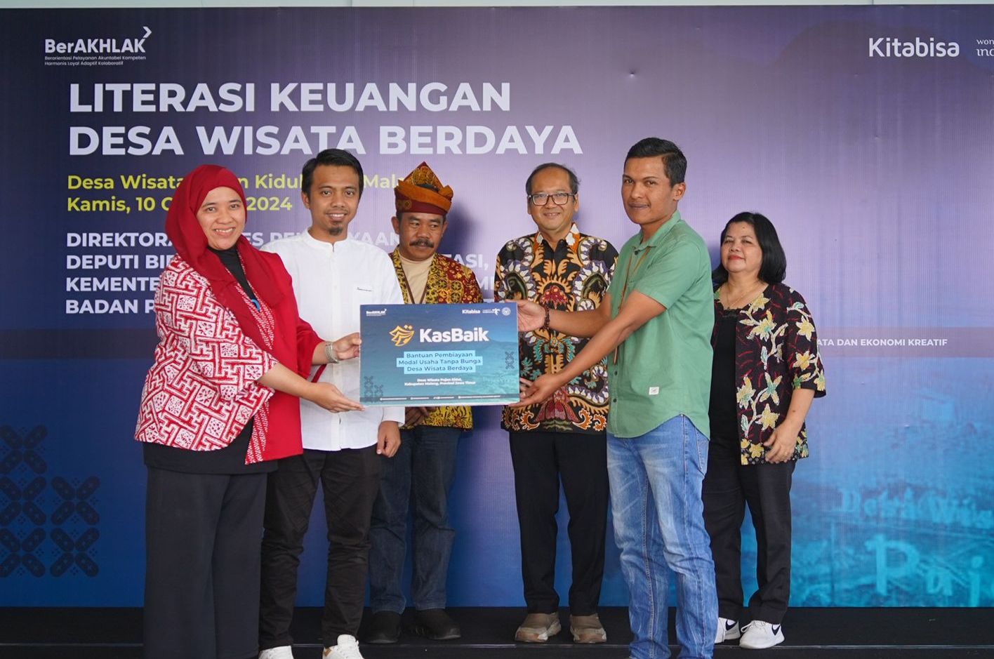Kemenparekraf meluncurkan pilot project Desa Wisata Berdaya yang dilaksanakan di Desa Wisata Pujon Kidul berbarengan dengan penyelenggaraan kegiatan Literasi Keuangan Desa Wisata Berdaya di Kabupaten Malang, Kamis (10/10/2024).