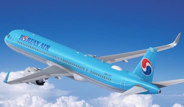 Maskapai Korean Air batalkan penerbangan akibat erupsi Gunung Lewotobi di NTT. (ilustrasi)