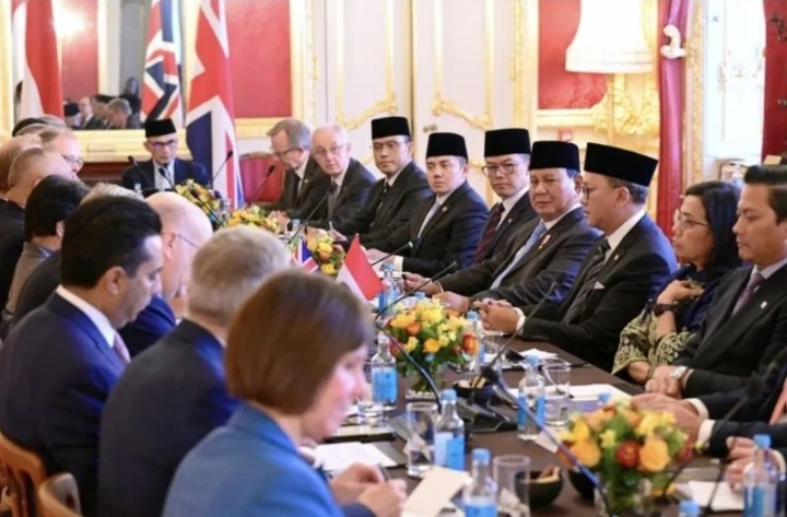 Presiden RI Prabowo Subianto saat melakukan roundtable forum denhan para CEO di Inggris, Kamis (21/11/2024). (Biro Setpress)